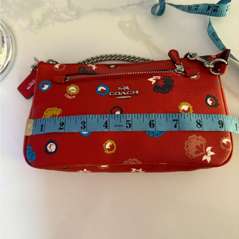 Coach Red Floral bag no callouts with hangtag - Picture 8 of 9